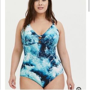 NWT torrid ocean lace up back swimsuit
